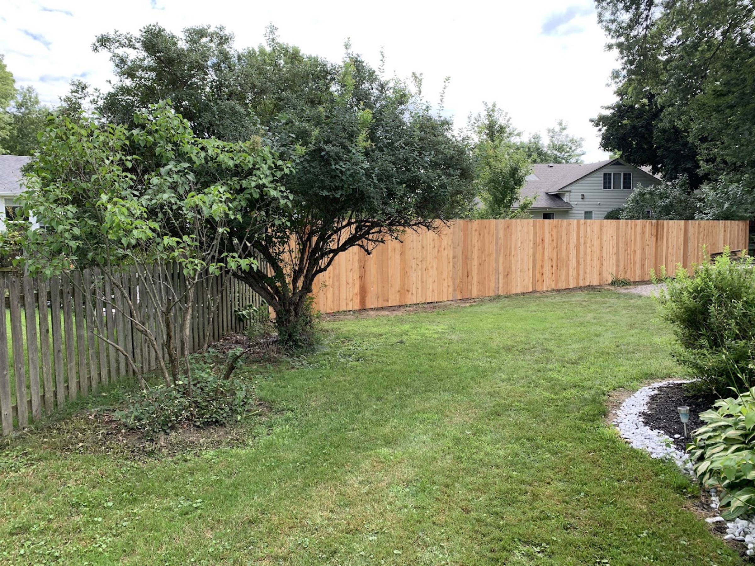 A finished fence line around a Fort Wayne yard